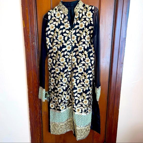 Black and gold Indian/Pakistani dress - Picture 1 of 3